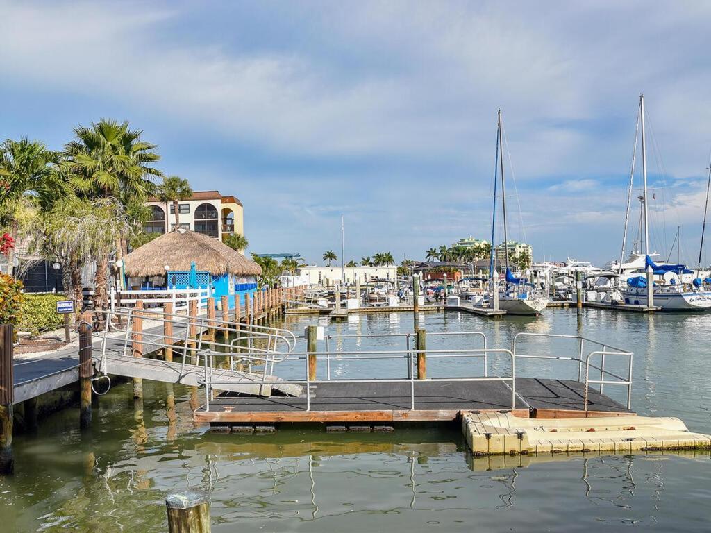 Knot A Care Remodeled Direct Water Access Condo With Ocean And Pool Views Now Sleeps Six Marco Island Exterior foto