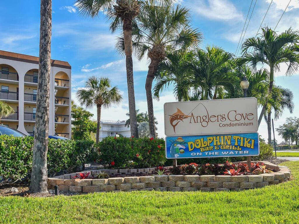 Knot A Care Remodeled Direct Water Access Condo With Ocean And Pool Views Now Sleeps Six Marco Island Exterior foto